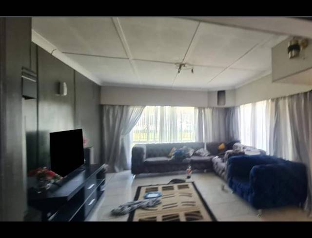 3 BEDROOM HOUSE FOR SALE IN KLIPPOORTJE